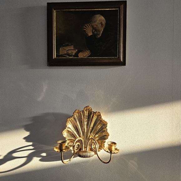 Vintage brass shell shape candle holder - Picture 2 of 10